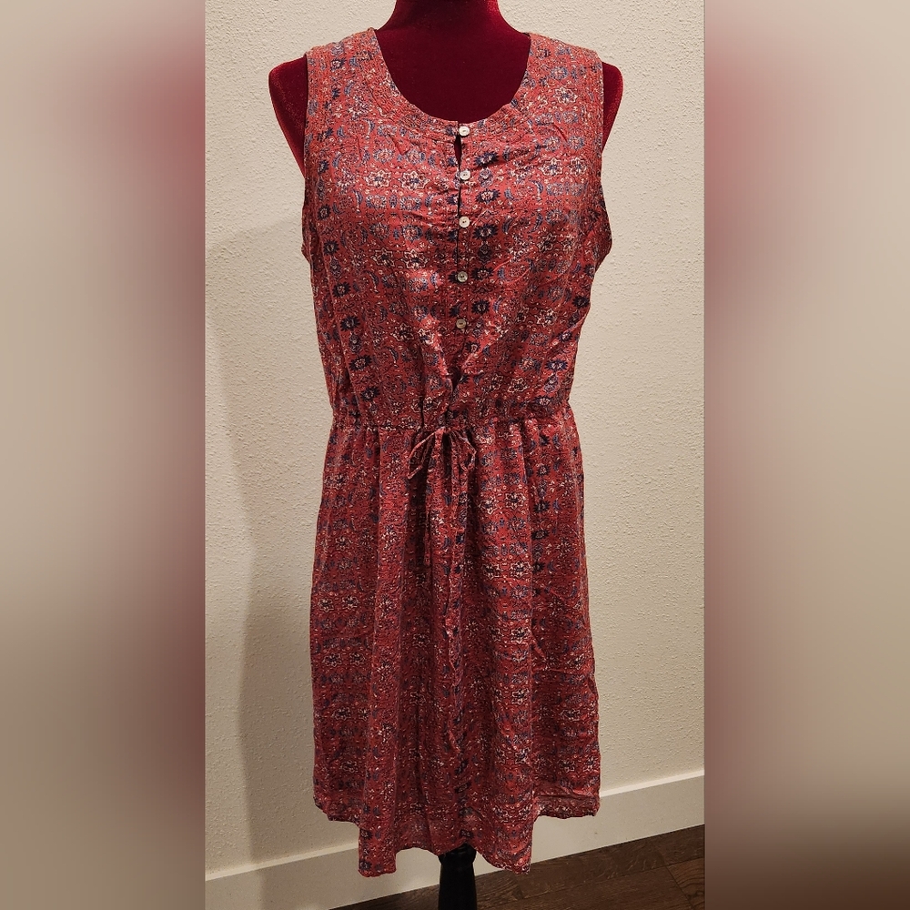 Elegant Red Patterned Dress